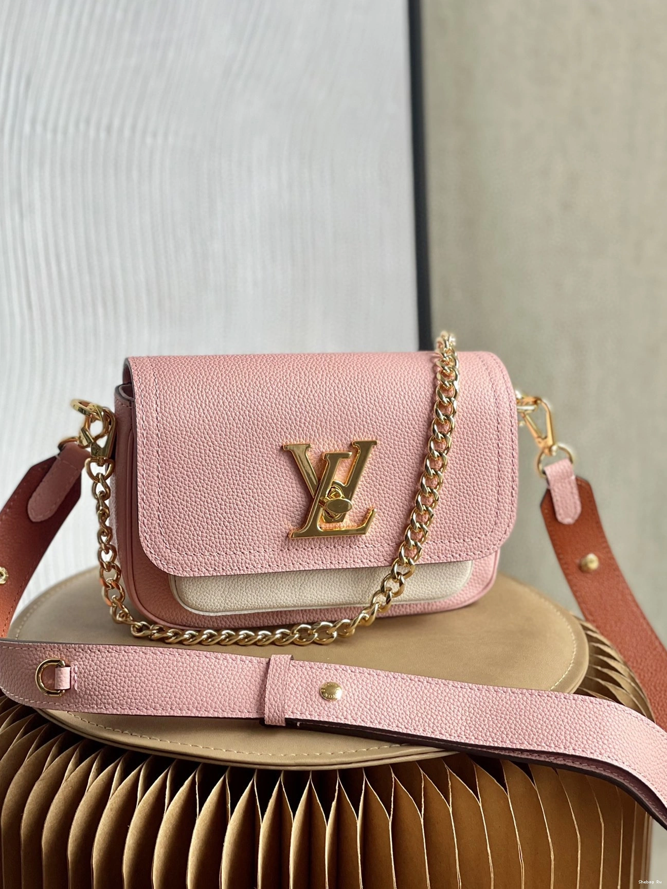 VUITTON LOCKME LOUIS TENDER 0821
